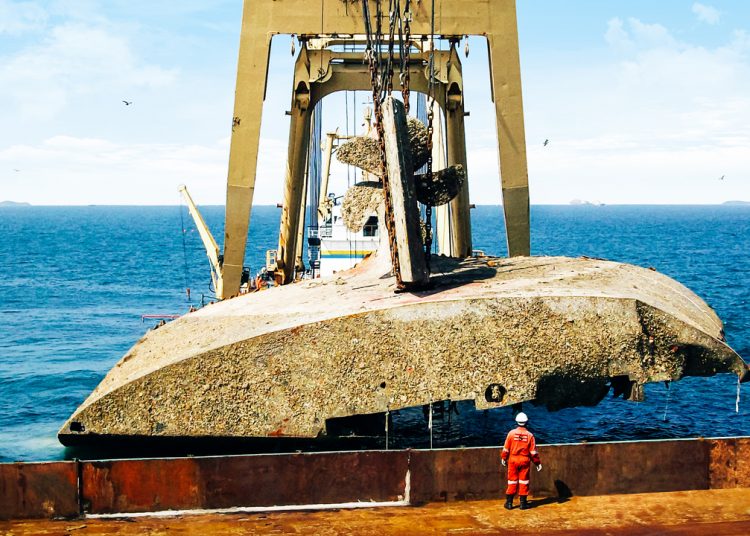 Mengenal Stevedoring Proses Bongkar Muat Kapal Samudera Indonesia