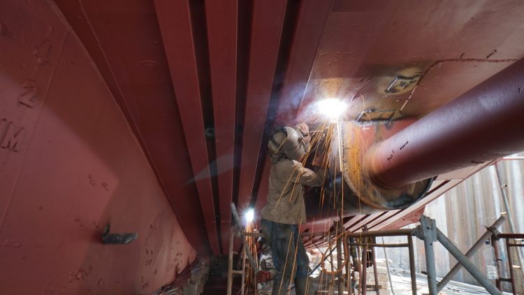 Manfaat dan Pentingnya Perbaikan Kapal dalam Industri Maritim