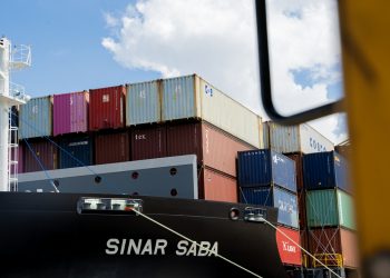 Konflik Global dan Lonjakan Tarif Angkutan